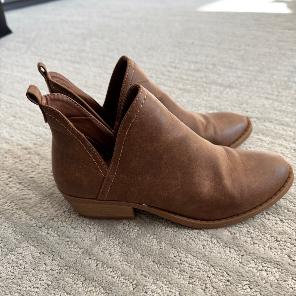 Low cut booties size 7